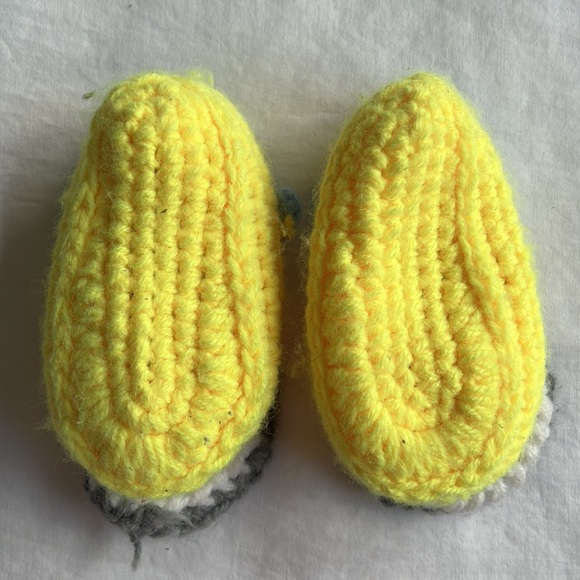 Despicable Me Minions Crochet Baby Shoes - Picture 5 of 5